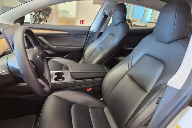 Tesla Model 3 din 2023 cu 40.400 km - oferta TES219336 - foto 10
