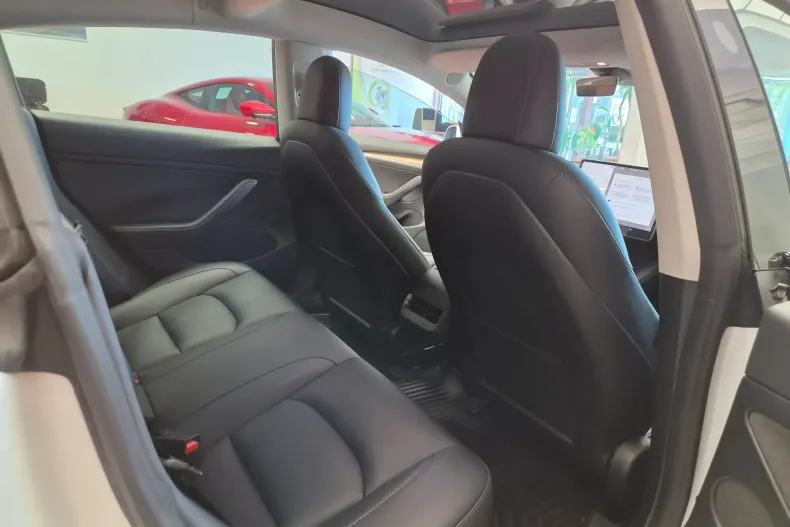 Tesla Model 3 din 2023 cu 40.400 km - oferta TES219336 - foto 16