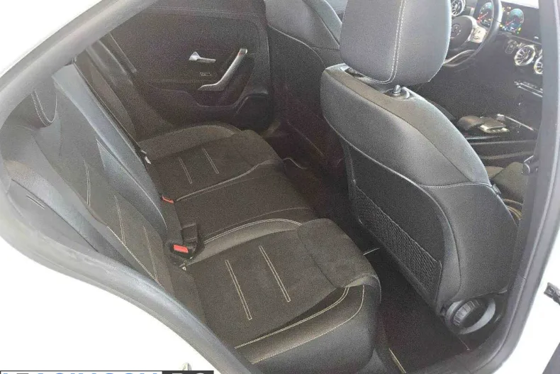 Mercedes-Benz A 250 (Clasa A) din 2021 cu 56.600 km - oferta MER219340 - foto 8