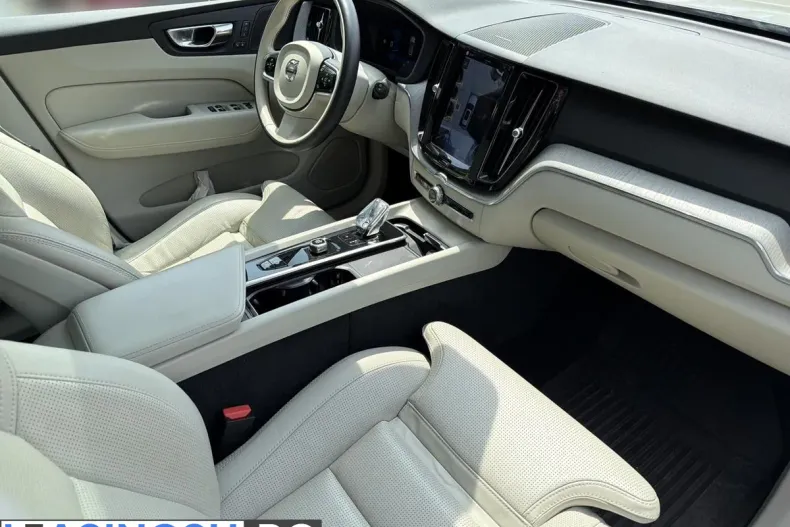 Volvo XC60 din 2022 cu 45.719 km - oferta VOL219351 - foto 11