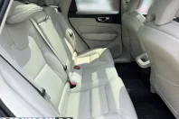 Volvo XC60 din 2022 cu 45.719 km - oferta VOL219351 - foto 13
