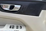 Volvo XC60 din 2022 cu 45.719 km - oferta VOL219351 - foto 15