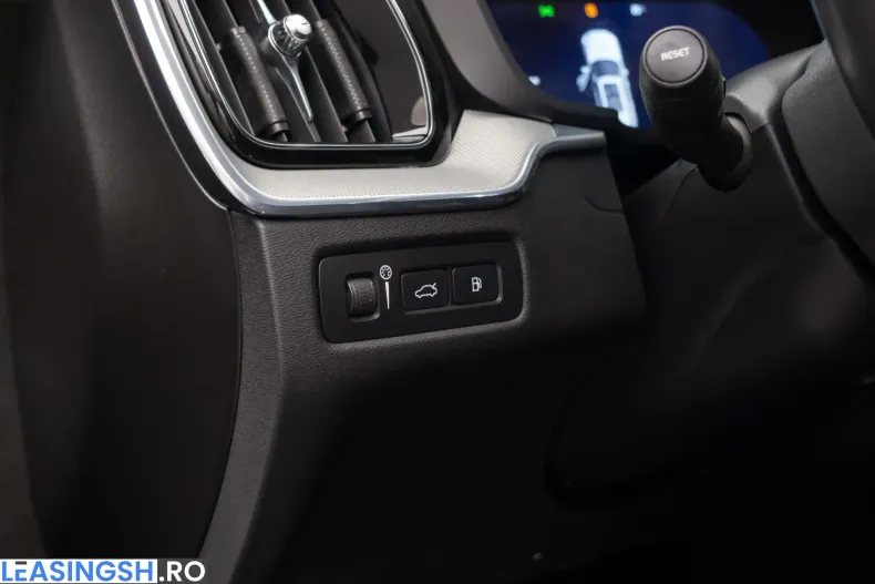 Volvo XC60 din 2021 cu 150.450 km - oferta VOL219392 - foto 20