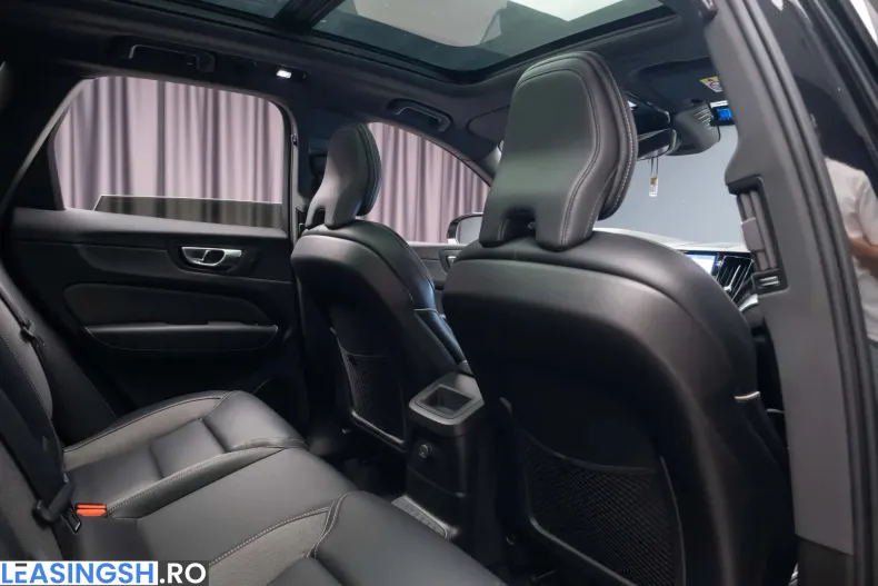 Volvo XC60 din 2021 cu 150.450 km - oferta VOL219392 - foto 37