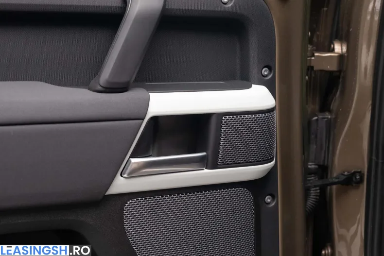 Land Rover Defender din 2023 cu 15.000 km - oferta LAN219394 - foto 14
