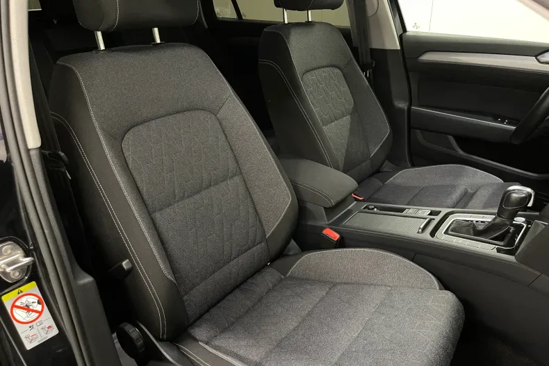 Volkswagen Passat din 2023 cu 112.594 km - oferta VOL219414 - foto 9