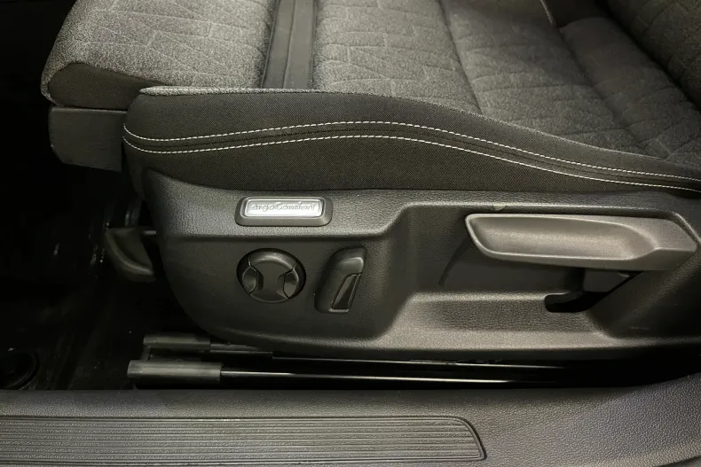 Volkswagen Passat din 2023 cu 112.594 km - oferta VOL219414 - foto 22