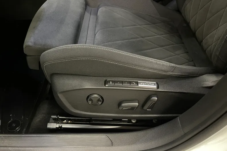 Volkswagen Golf din 2020 cu 120.015 km - oferta VOL219415 - foto 22