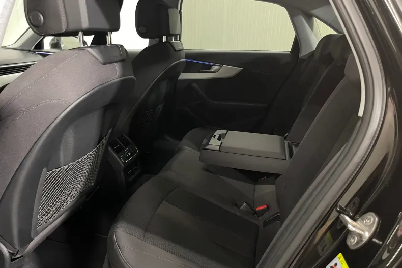 Audi A4 Limuzina din 2021 cu 84.659 km - oferta AUD219416 - foto 12