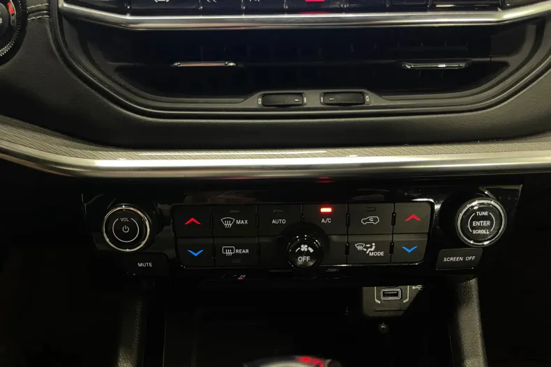Jeep Compass din 2021 cu 64.917 km - oferta JEE219432 - foto 25