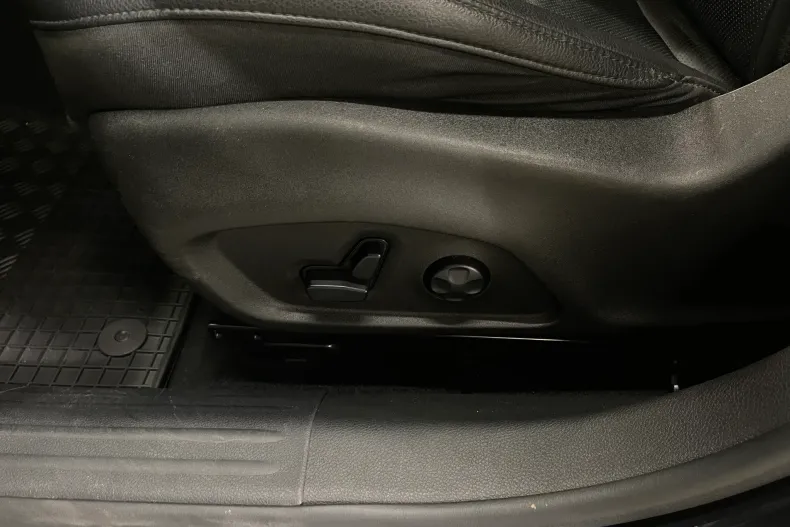 Jeep Compass din 2021 cu 64.917 km - oferta JEE219432 - foto 26