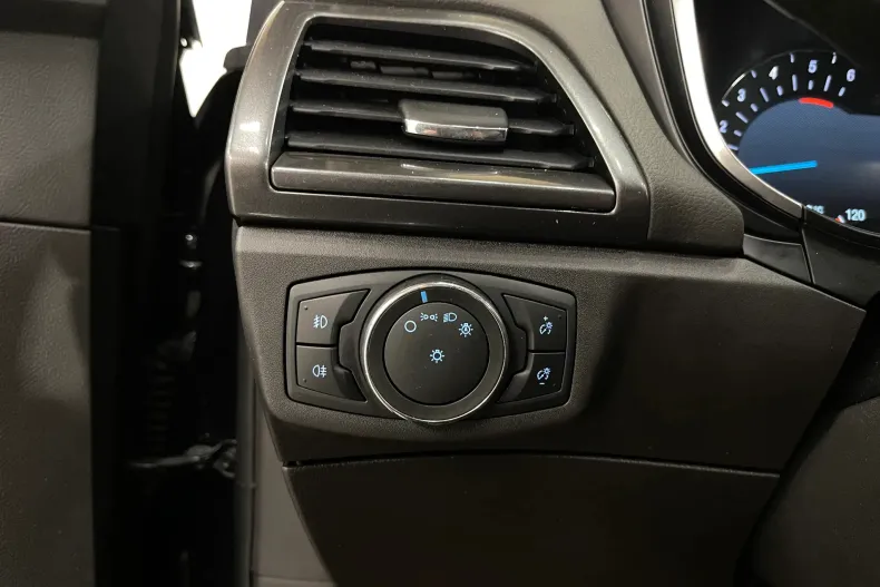 Ford Mondeo din 2021 cu 121.020 km - oferta FOR219445 - foto 24