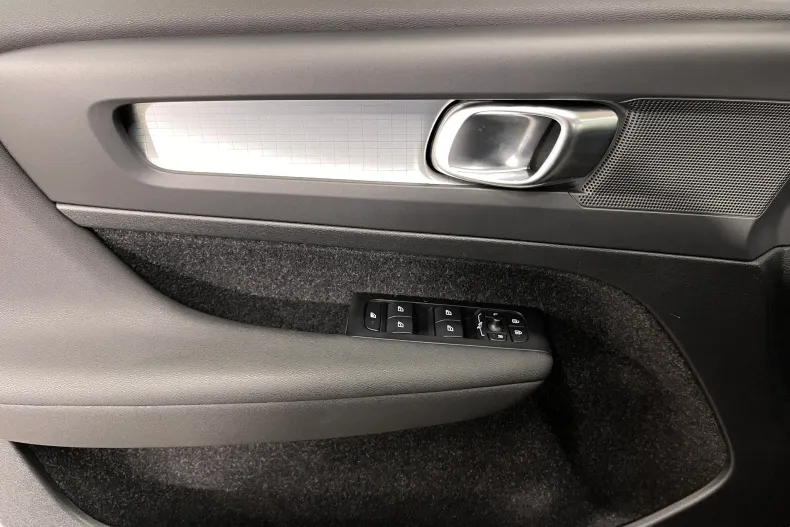 Volvo XC40 din 2020 cu 111.357 km - oferta VOL219456 - foto 22