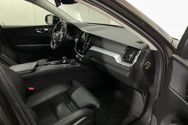 Volvo XC60 din 2021 cu 163.705 km - oferta VOL219464 - foto 10