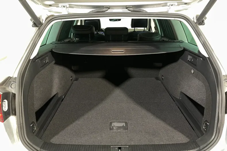 Volkswagen Passat din 2021 cu 139.147 km - oferta VOL219465 - foto 13