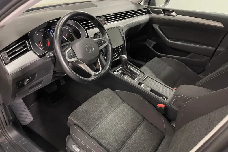 Volkswagen Passat din 2021 cu 108.362 km - oferta VOL219470 - foto 5