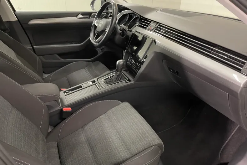 Volkswagen Passat din 2021 cu 108.362 km - oferta VOL219470 - foto 10