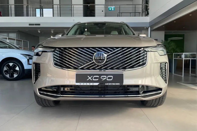 Volvo XC90 din 2026 cu 9 km - oferta VOL219492 - foto 2