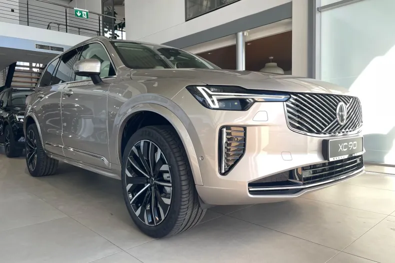 Volvo XC90 din 2026 cu 9 km - oferta VOL219492 - foto 3