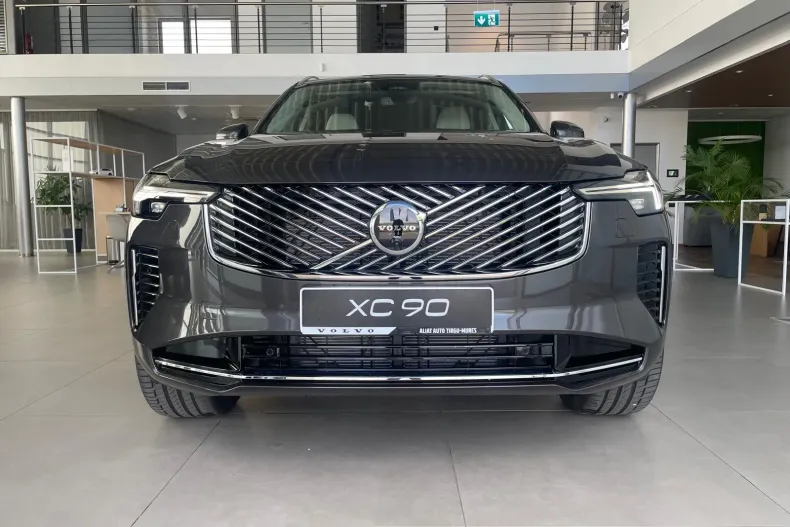 Volvo XC90 din 2026 cu 9 km - oferta VOL219493 - foto 2