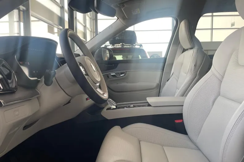 Volvo XC90 din 2026 cu 9 km - oferta VOL219493 - foto 11
