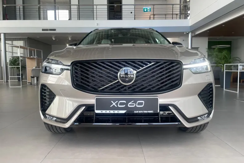 Volvo XC60 din 2026 cu 9 km - oferta VOL219494 - foto 2