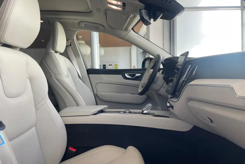 Volvo XC60 din 2026 cu 9 km - oferta VOL219495 - foto 9