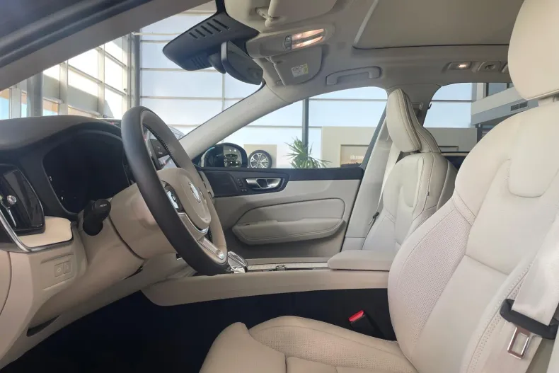 Volvo XC60 din 2026 cu 9 km - oferta VOL219495 - foto 12