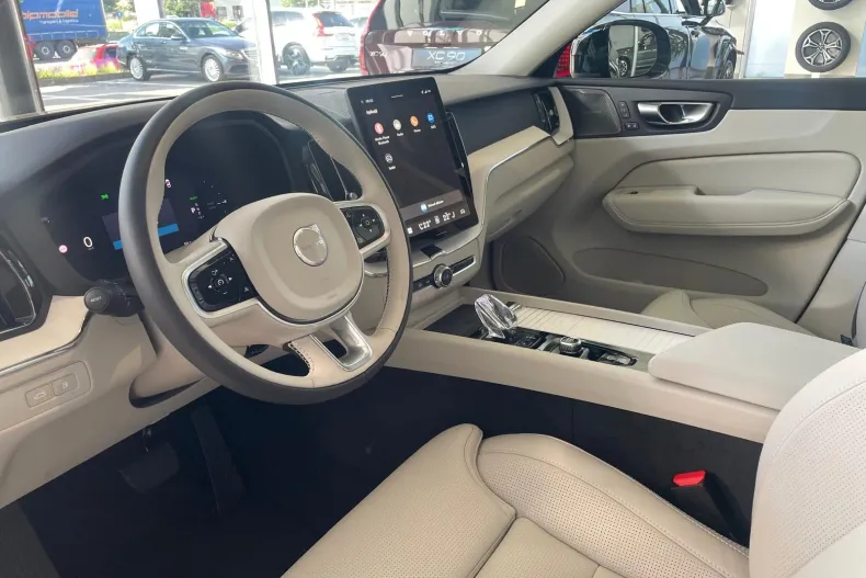Volvo XC60 din 2026 cu 9 km - oferta VOL219495 - foto 13