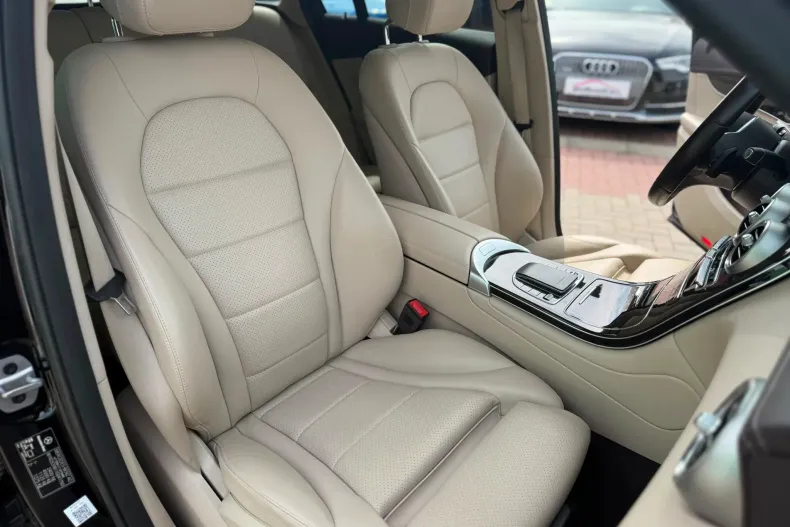 Mercedes-Benz GLC (Clasa GLC) din 2022 cu 82.355 km - oferta MER219510 - foto 17
