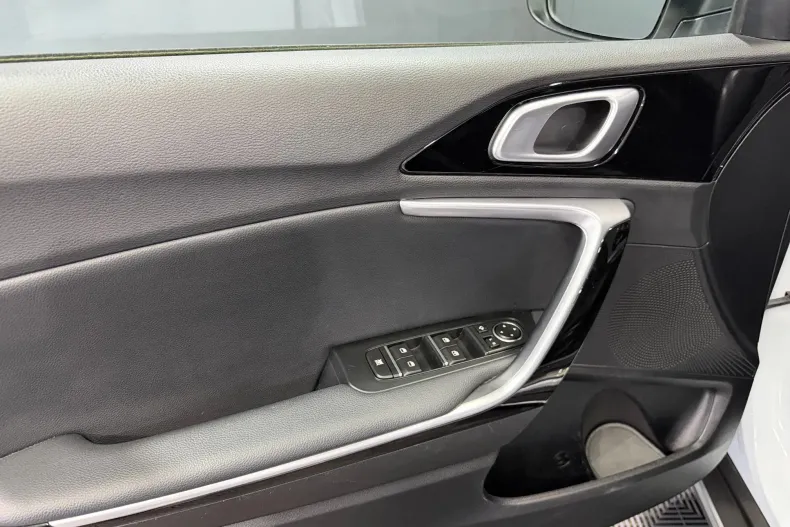 Kia XCeed din 2022 cu 64.120 km - oferta KIA219515 - foto 25