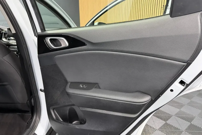 Kia XCeed din 2022 cu 64.120 km - oferta KIA219515 - foto 26