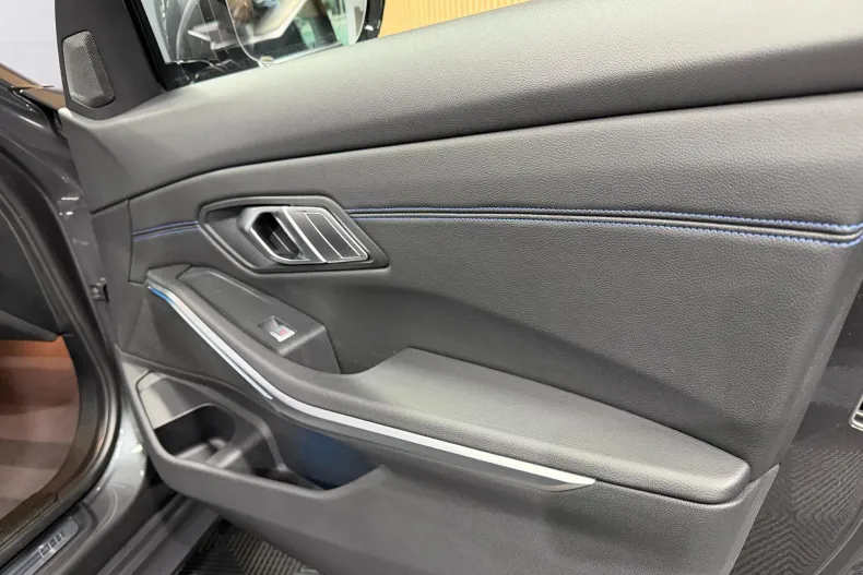 BMW 330e (Seria 3) din 2021 cu 102.577 km - oferta BMW219518 - foto 24