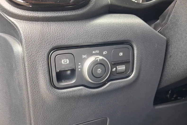 Mercedes-Benz Vito din 2026 cu 1.950 km - oferta MER219522 - foto 11