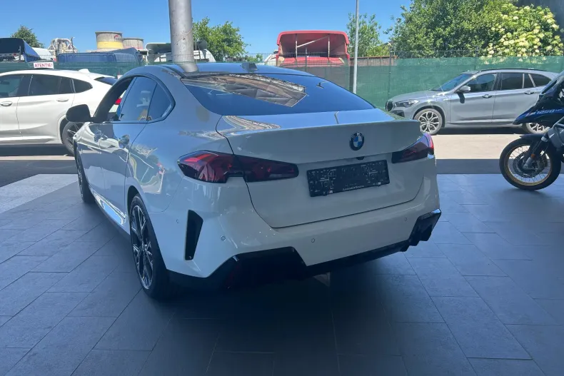 BMW 220i (Seria 2) din 2026 cu 7 km - oferta BMW219532 - foto 4