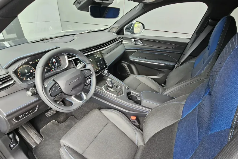 Lynk & Co 01 din 2023 cu 4.500 km - oferta LYN219533 - foto 10