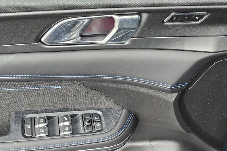 Lynk & Co 01 din 2023 cu 4.500 km - oferta LYN219533 - foto 17