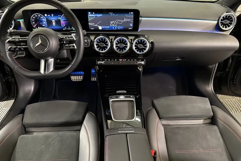 Mercedes-Benz A 200 (Clasa A) din 2022 cu 63.328 km - oferta MER219546 - foto 8