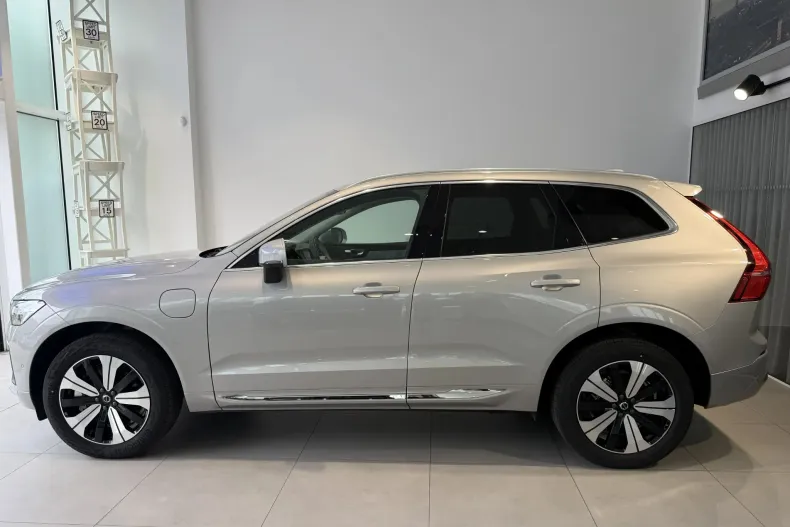 Volvo XC60 din 2025 cu 1 km - oferta VOL219554 - foto 2
