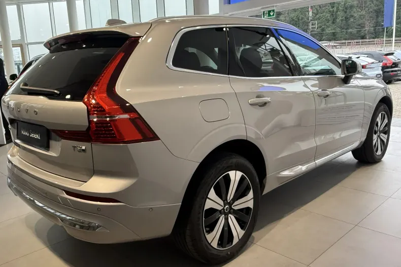Volvo XC60 din 2025 cu 1 km - oferta VOL219554 - foto 6