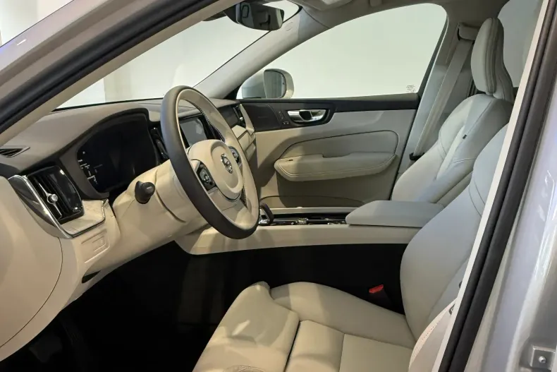 Volvo XC60 din 2025 cu 1 km - oferta VOL219554 - foto 8