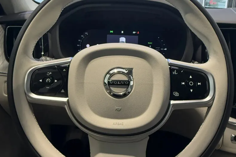 Volvo XC60 din 2025 cu 1 km - oferta VOL219554 - foto 9