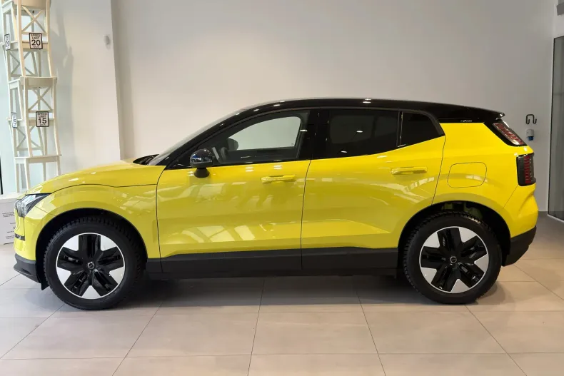 Volvo EX30 din 2024 cu 2.600 km - oferta VOL219555 - foto 4