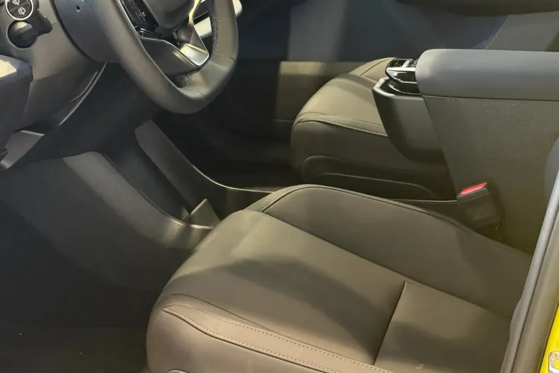 Volvo EX30 din 2024 cu 2.600 km - oferta VOL219555 - foto 6