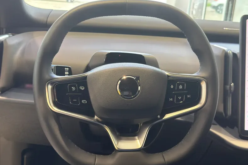 Volvo EX30 din 2024 cu 2.600 km - oferta VOL219555 - foto 7