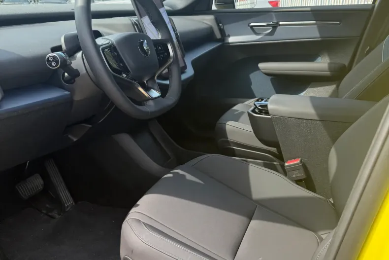 Volvo EX30 din 2024 cu 2.600 km - oferta VOL219555 - foto 11