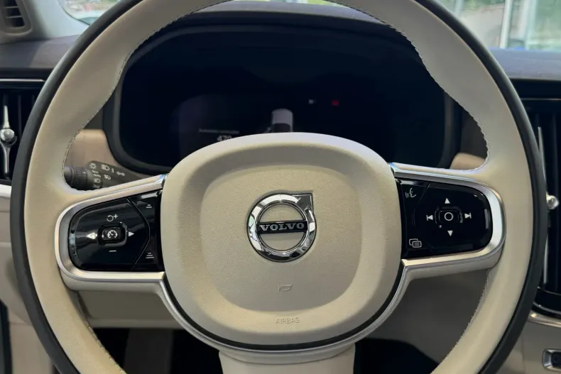 Volvo S90 din 2024 cu 6.800 km - oferta VOL219556 - foto 9