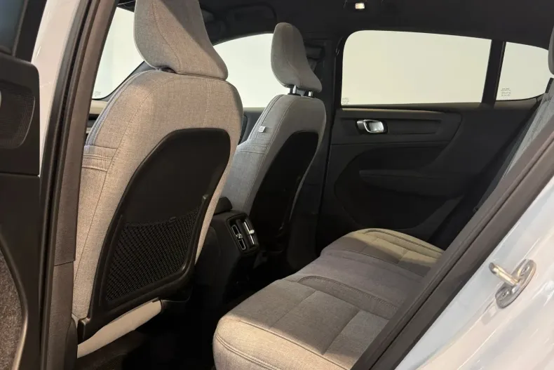 Volvo C40 din 2023 cu 20.900 km - oferta VOL219557 - foto 10