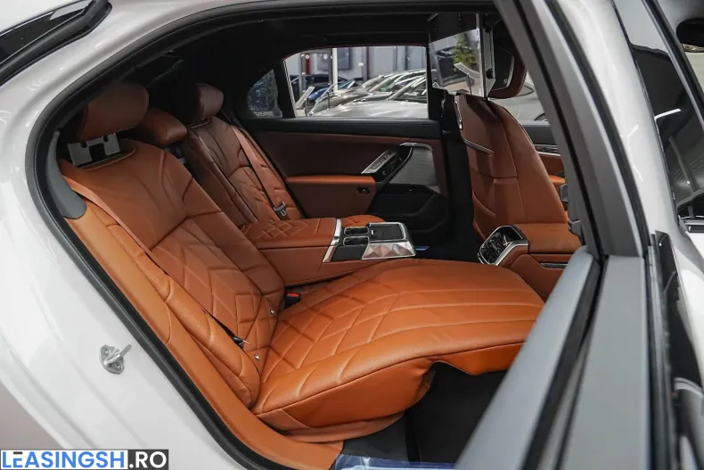 BMW 740d (Seria 7) din 2025 cu 20 km - oferta BMW219572 - foto 15