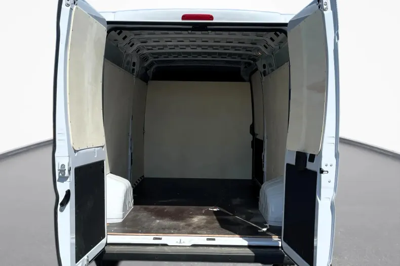 Peugeot Boxer din 2025 cu 28.266 km - oferta PEU219590 - foto 4